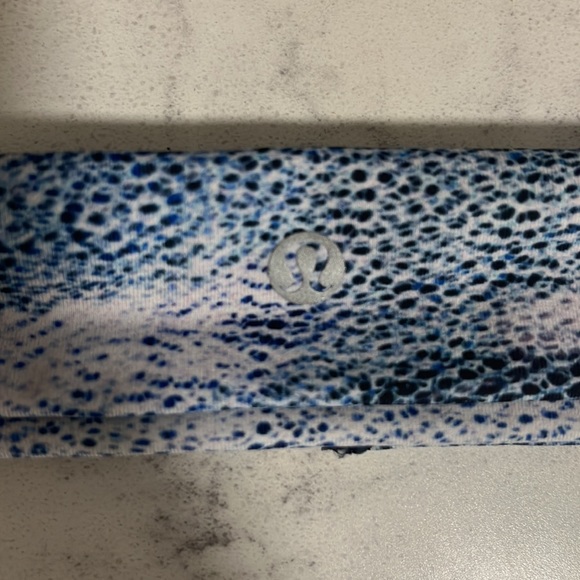 Lululemon luxtreme training headband - Picture 2 of 5